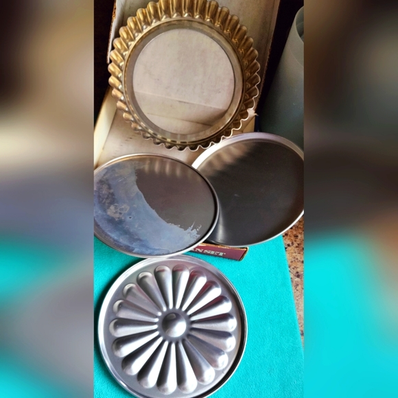 Wear-Ever Quiche/Flan Set - Picture 3 of 4